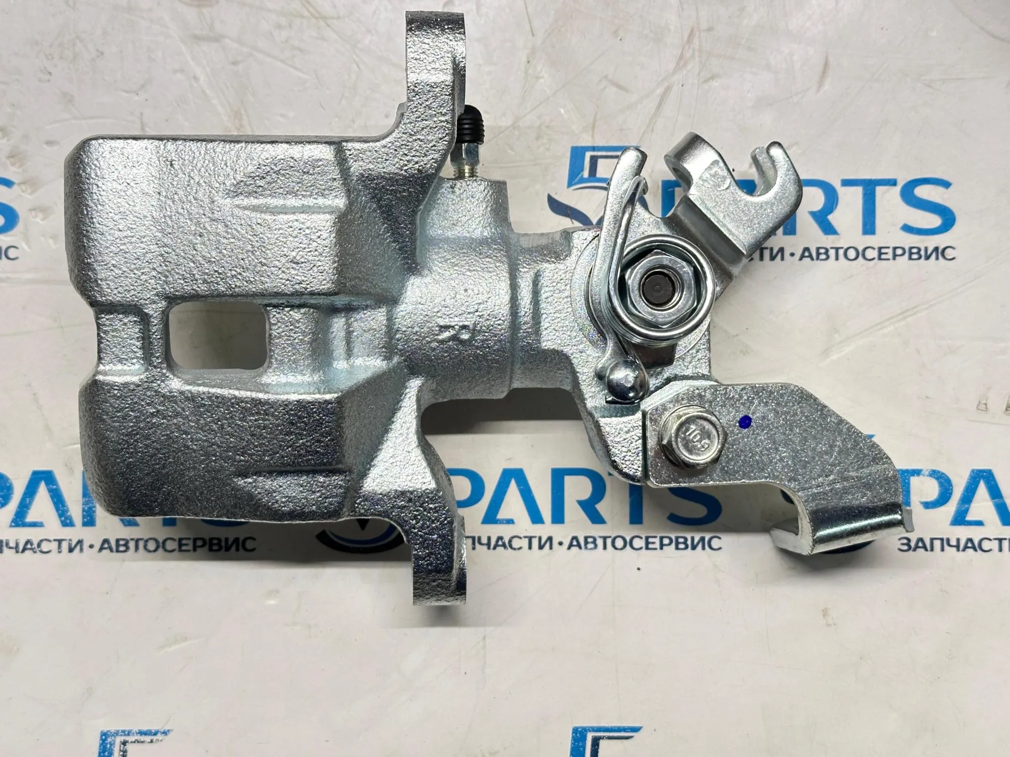 Суппорт тормозной задний правый M6 (GG,GH) 2002-2012