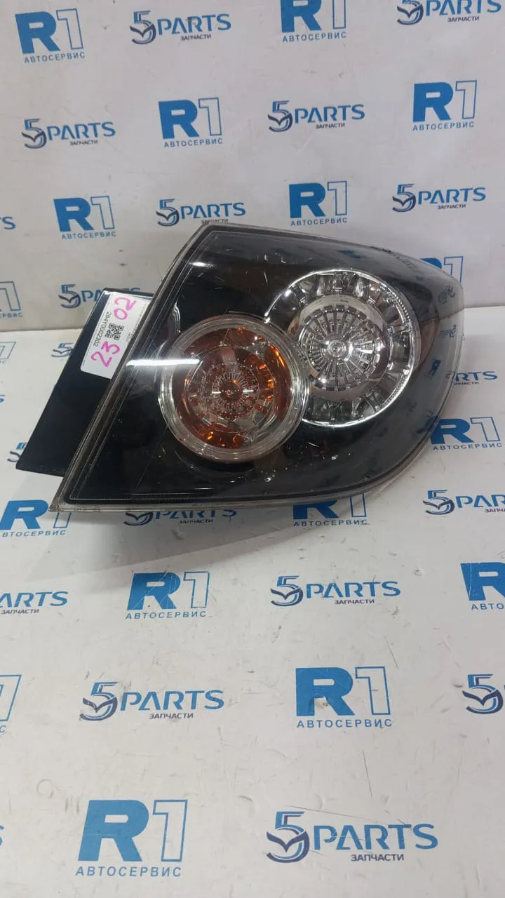 Фонарь внешний правый M3 (BK) HB 2003-2009 SPORT