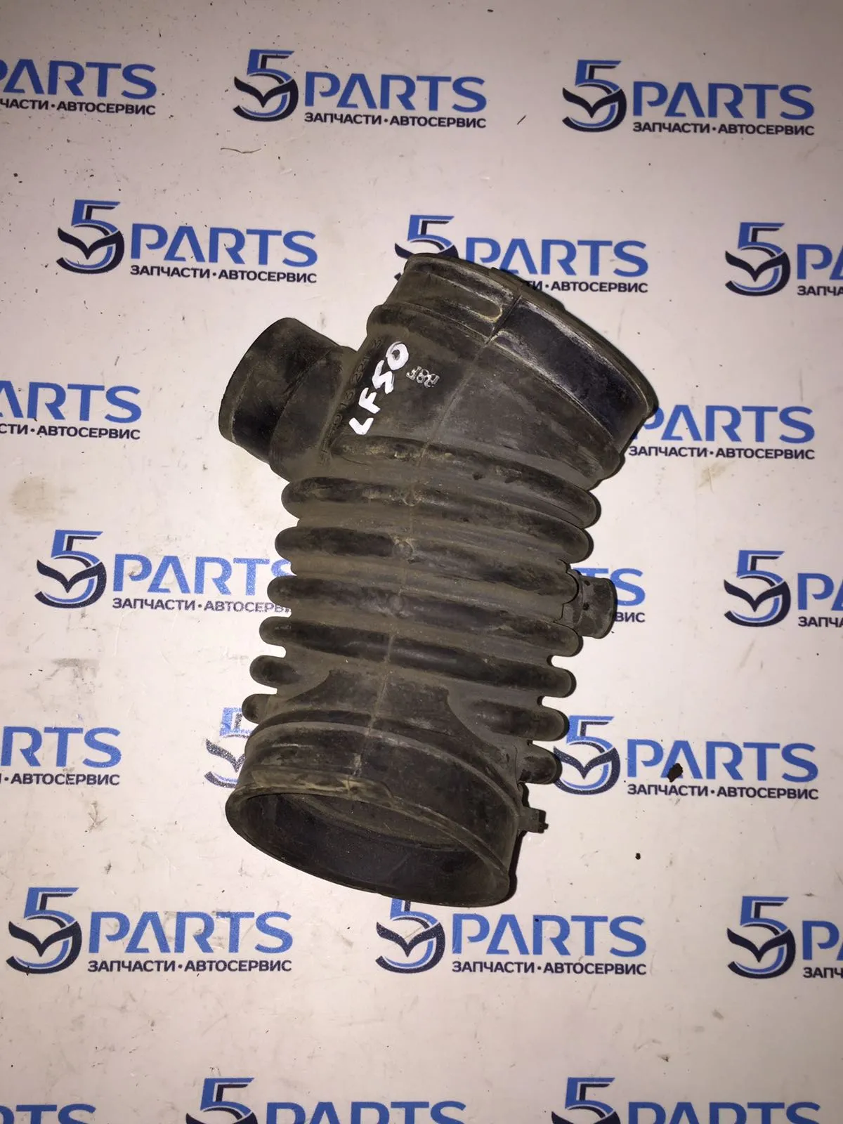 Патрубок воздушного фильтра  M3 (BK) 2003-2009 2.0