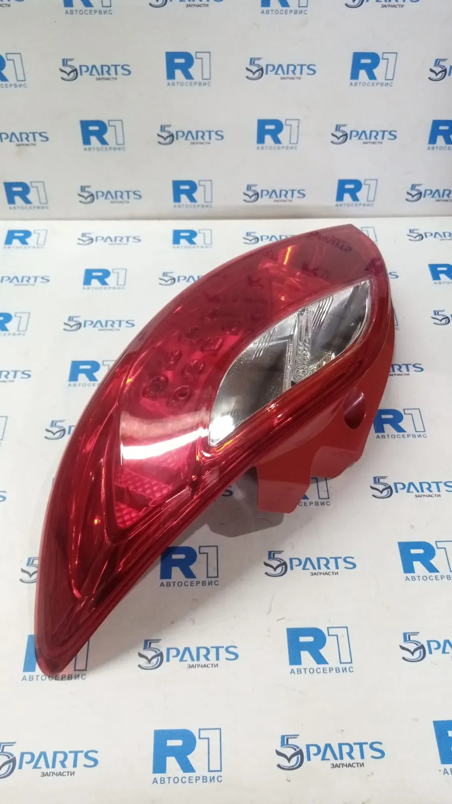 Фонарь внешний правый M2 (DE) 2007-2015