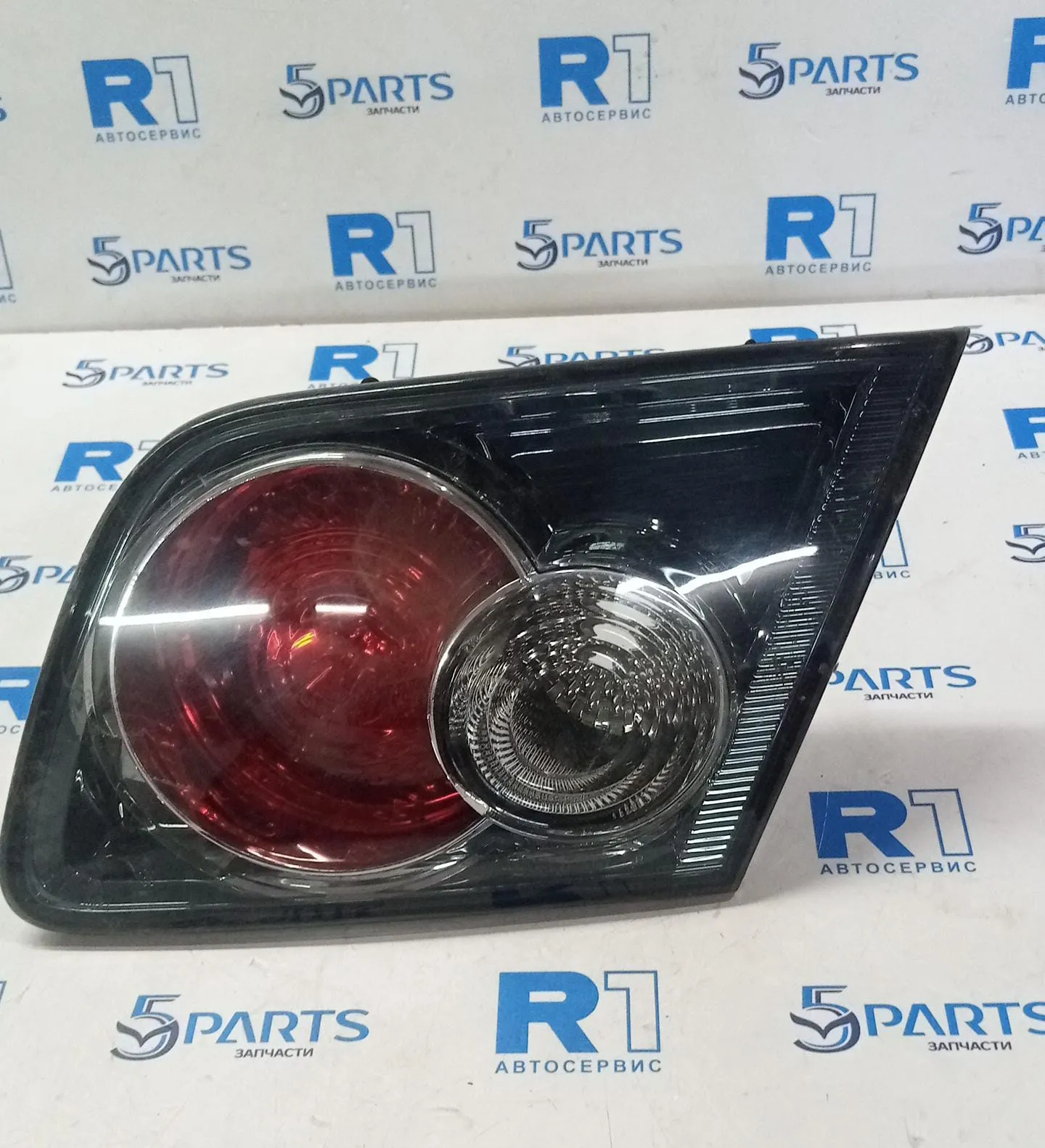 Фонарь внутренний правый M6 (GG) 2005-2007