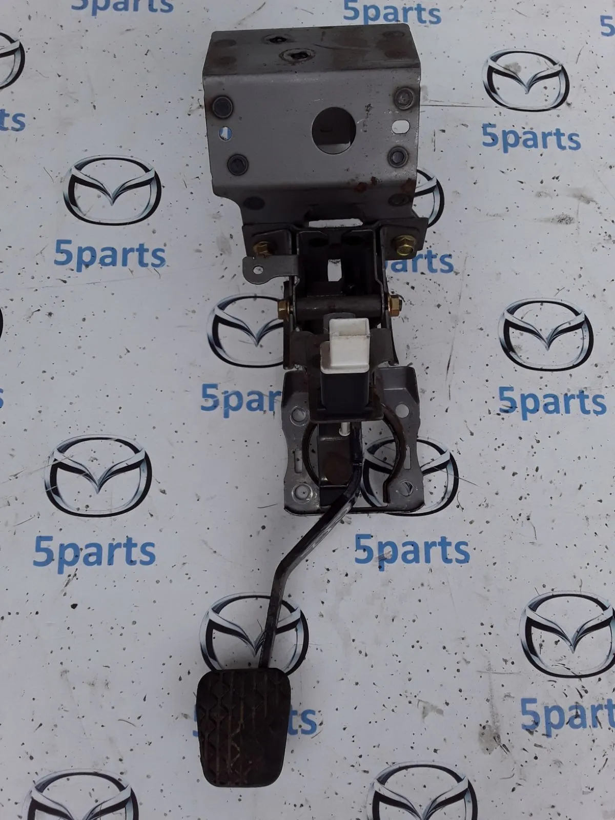 Педаль тормоза M6 (GG) 2002-2007