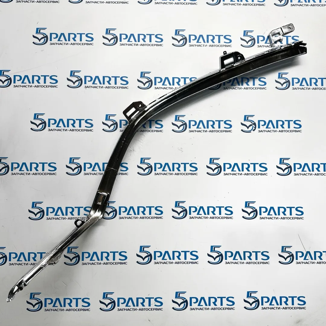 Молдинг решетки радиатора нижний правый M6 (GJ) 2012-2015