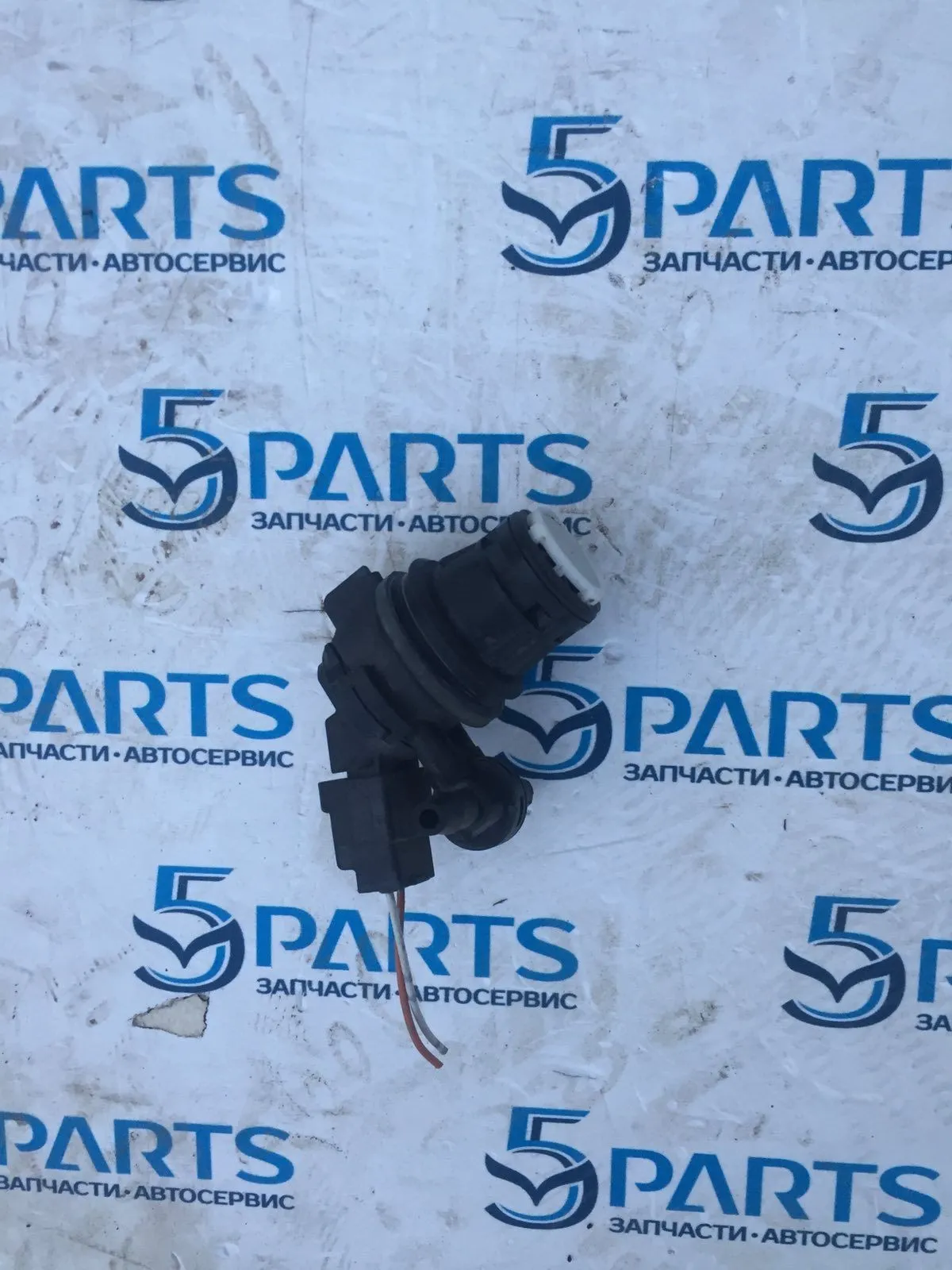 Насос омывателя стекла лобового M3 (BL), M3 (BM, BN), M5 (CW), CX-5 (KF, KE), CX-9 (TC)