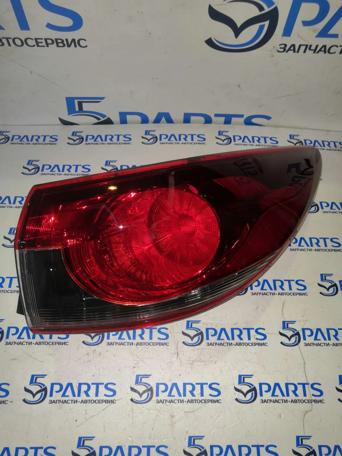 Фонарь внешний правый M6 (GJ) 2012-2015