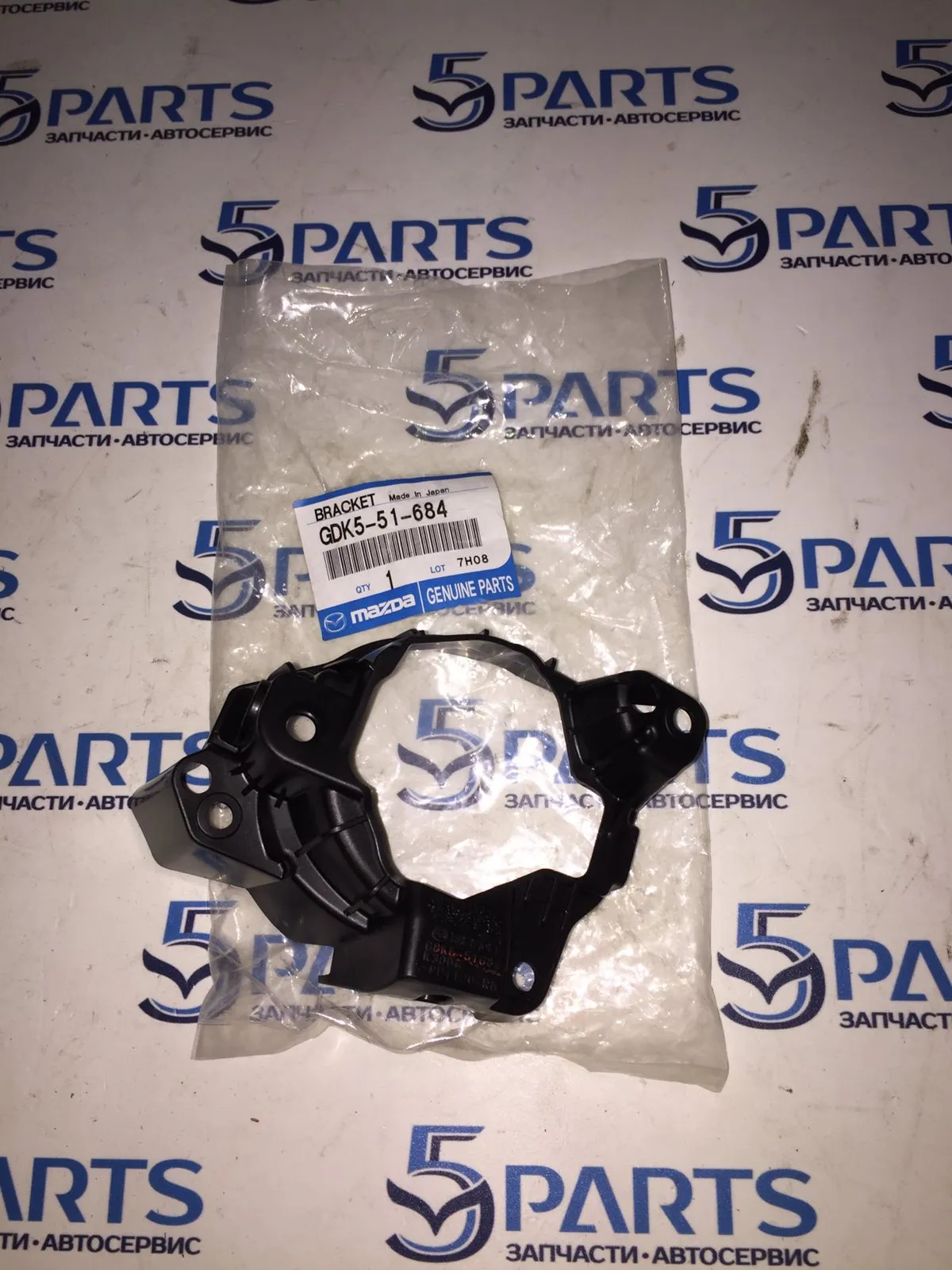 Кронштейн ПТФ правой M6 (GH) 2010-2012