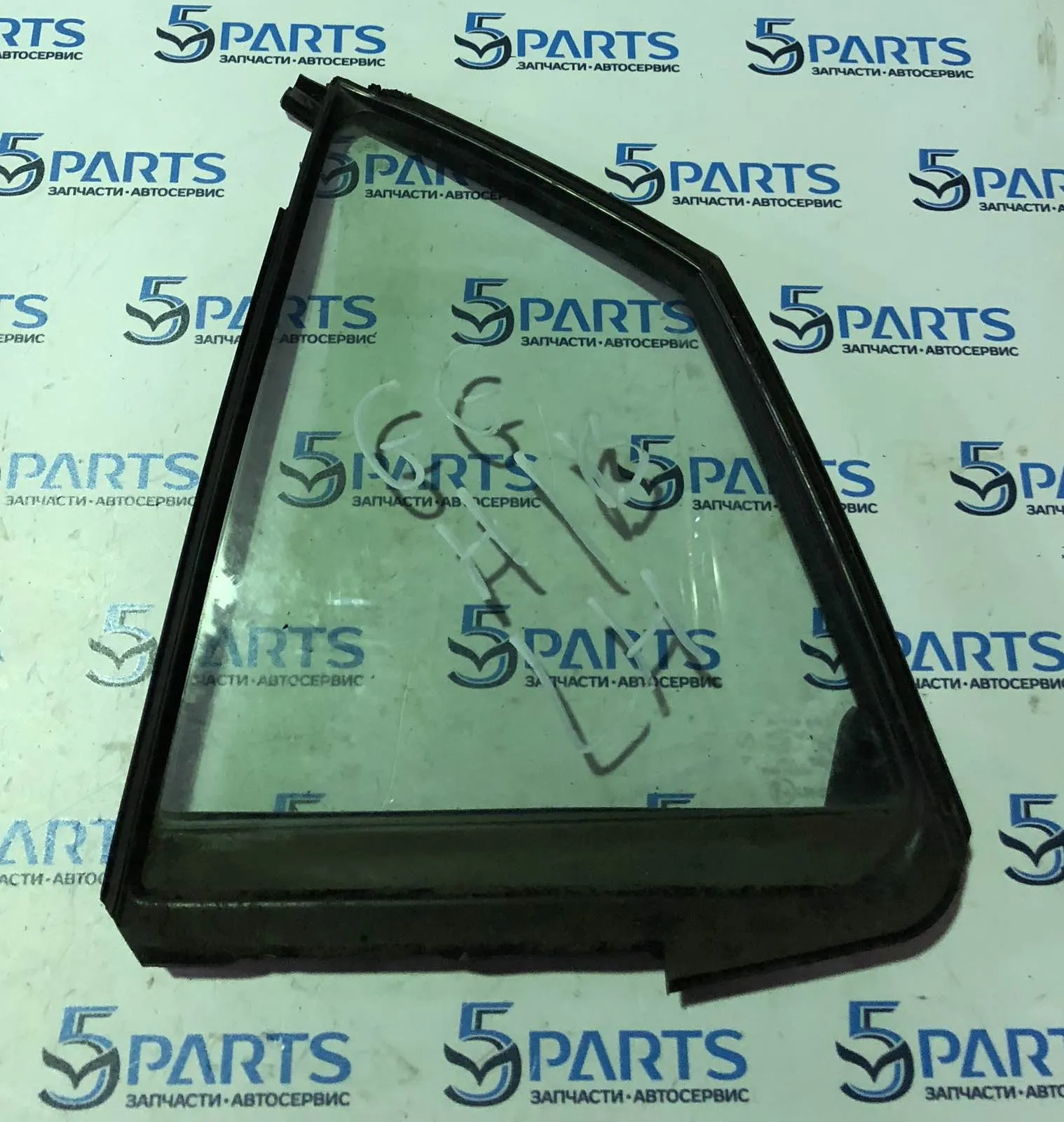 Стекло двери задней левой (форточка) M6 (GG) HB 2002-2007 