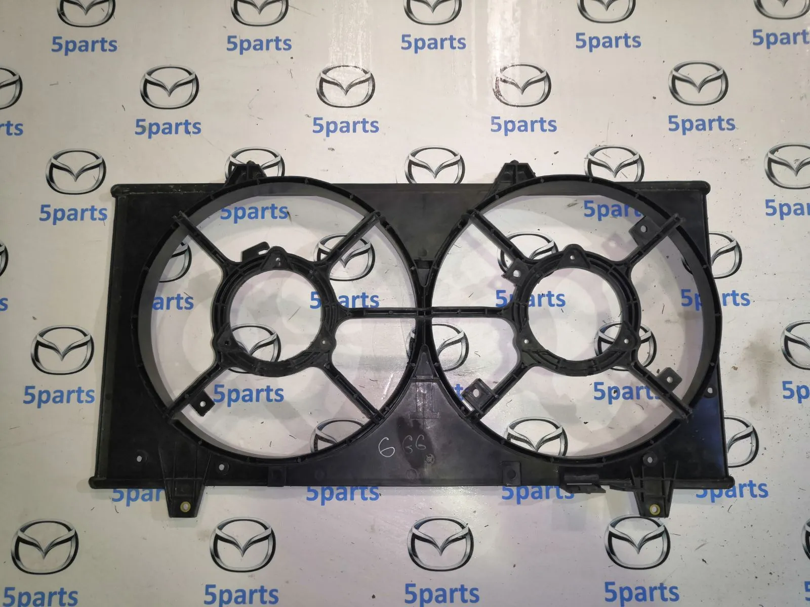 Диффузор радиатора M6 (GG) 2002-2006