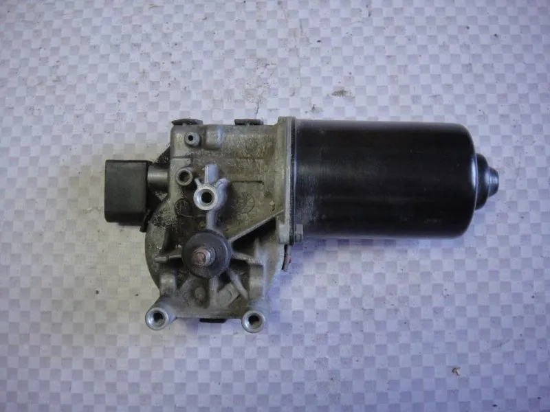 Мотор стеклоочистителя передний M3 (BK) 2003-2009