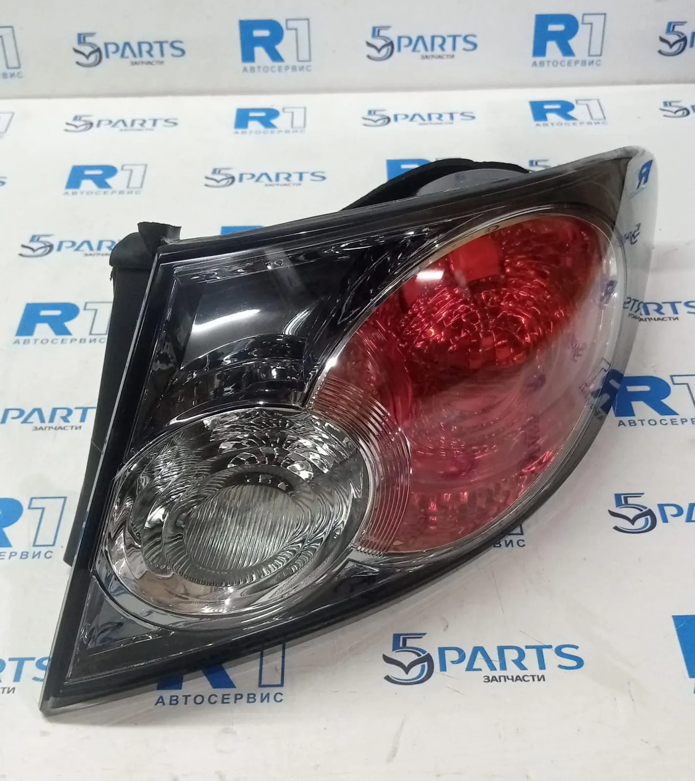 Фонарь внешний правый M6 (GG) 2005-2007