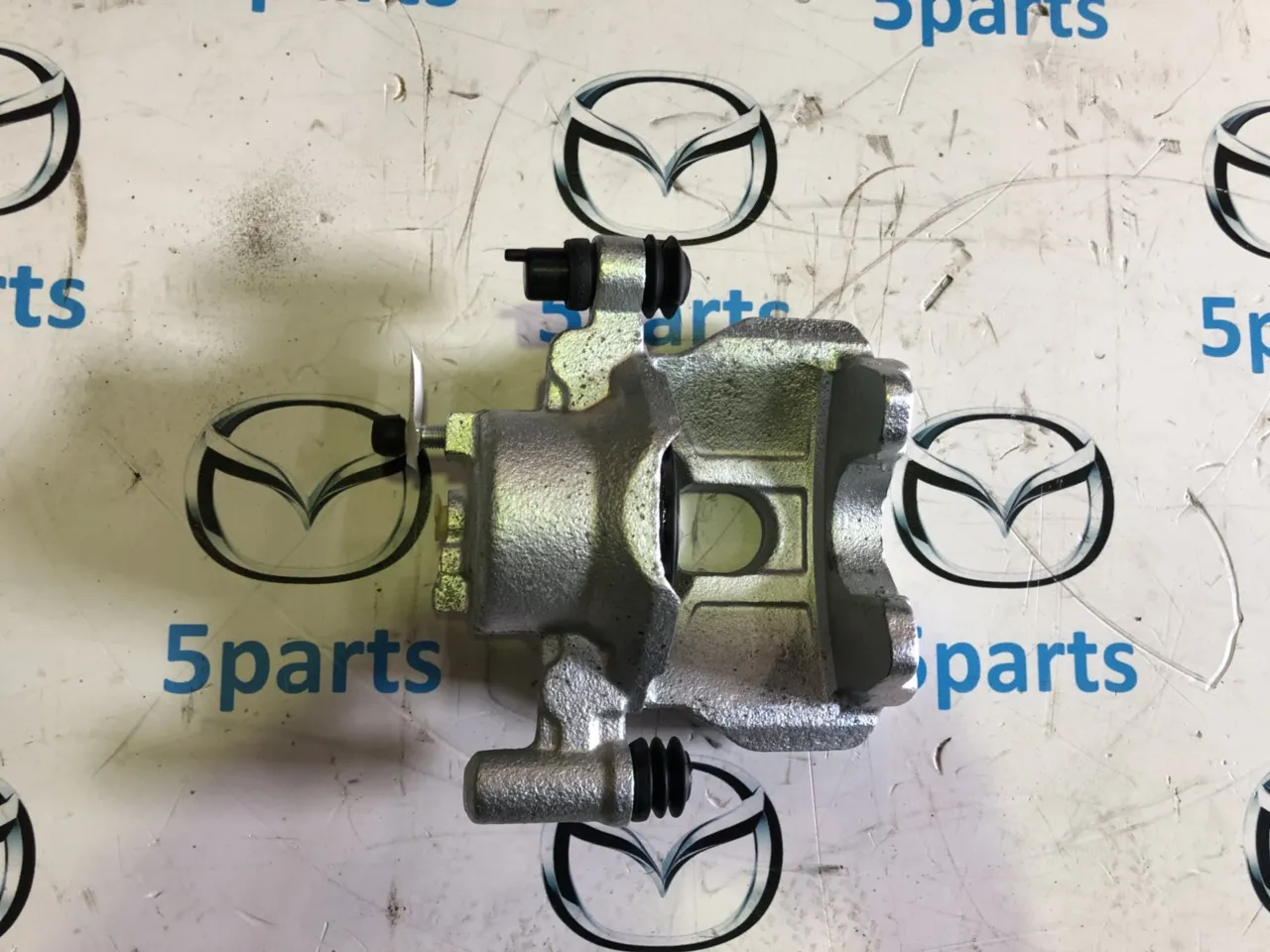 Суппорт тормозной передний правый M6 (GG) 2002-2007 2.0 2.3