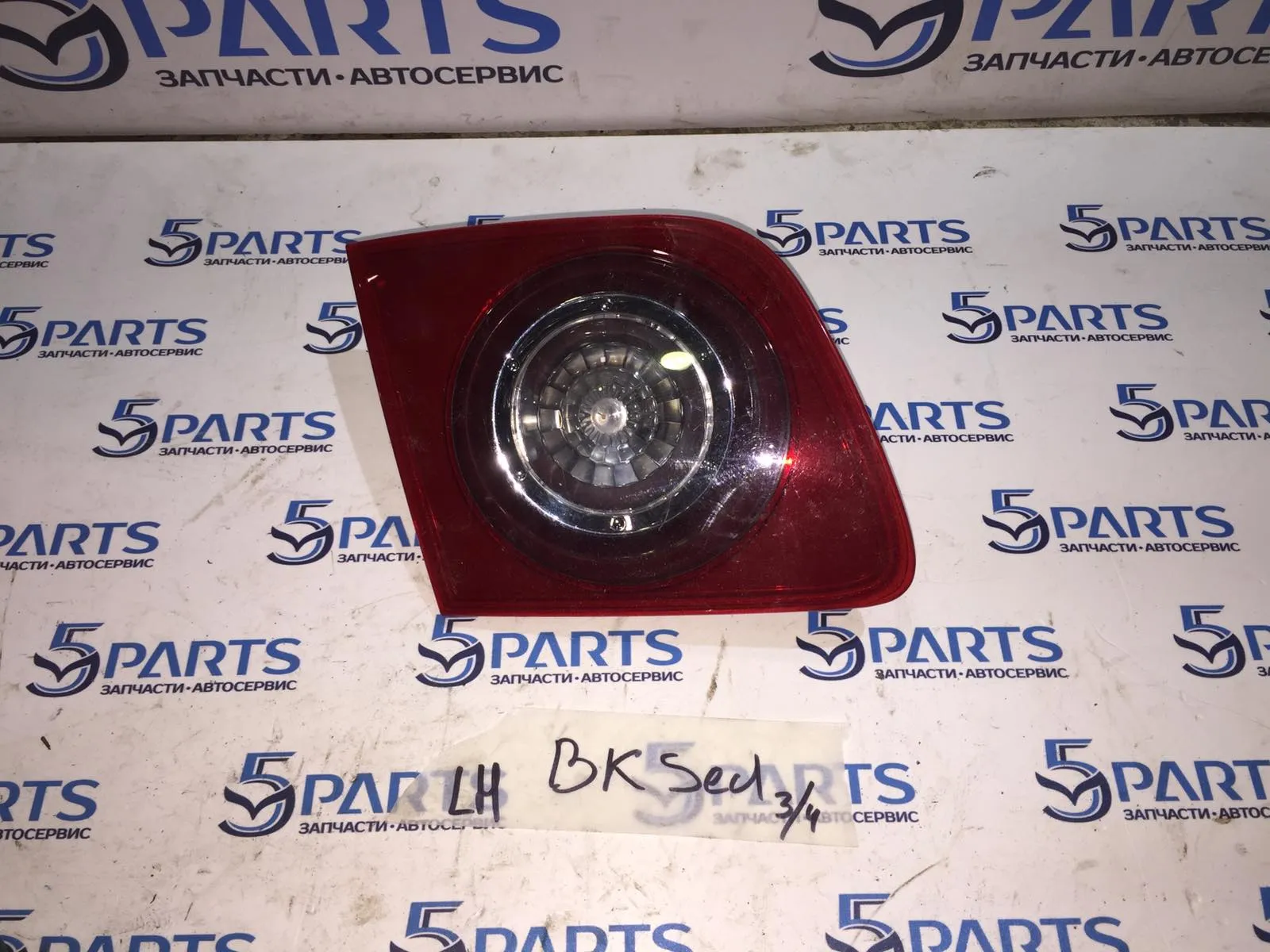 Фонарь внутренний левый M3 (BK) SDN 2003-2004