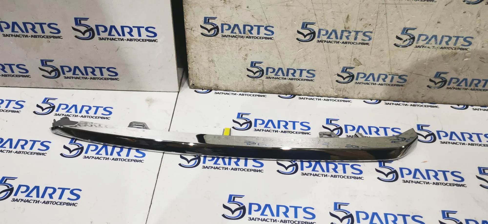 Молдинг рамки ПТФ правой M6 (GL) 2019-2022