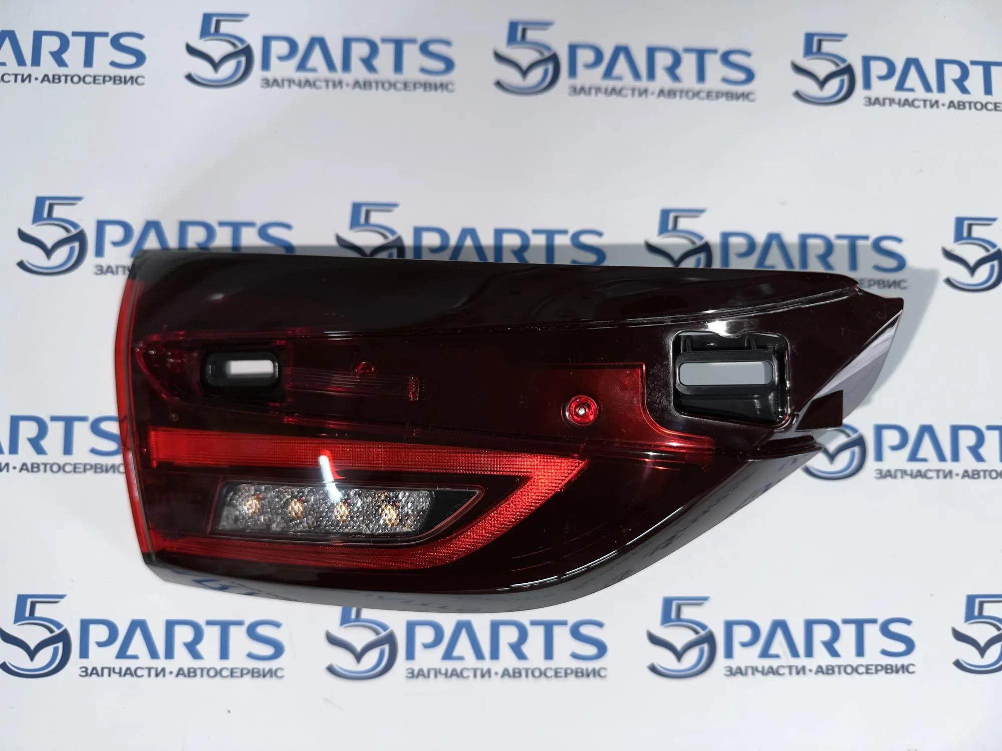 Фонарь внутренний левый M6 (GL) 2018-2022