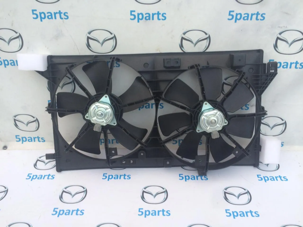 Диффузор радиатора M3 (BL) 2009-2012