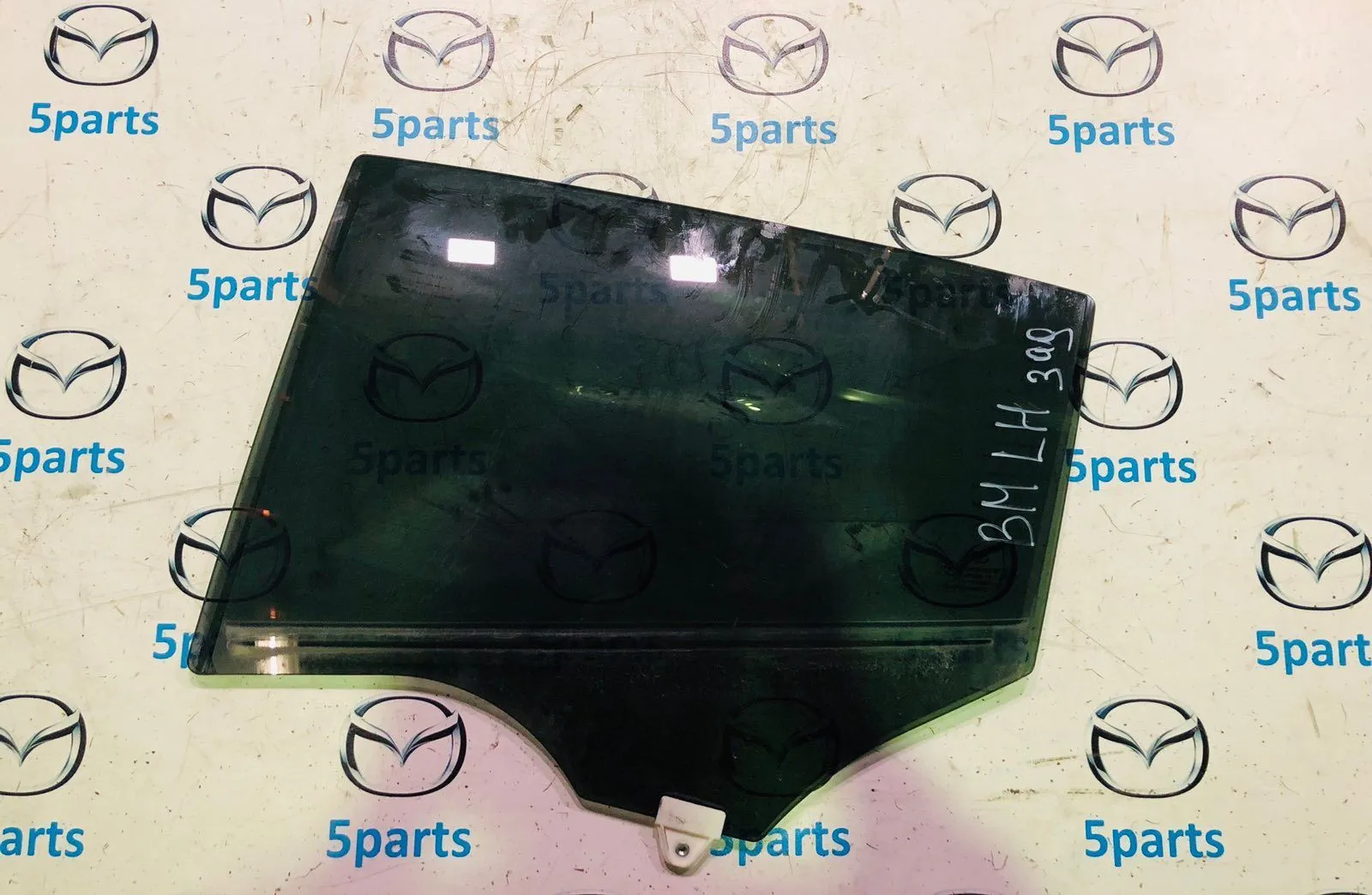 Стекло двери задней левой M3 (BM) 2012-2017