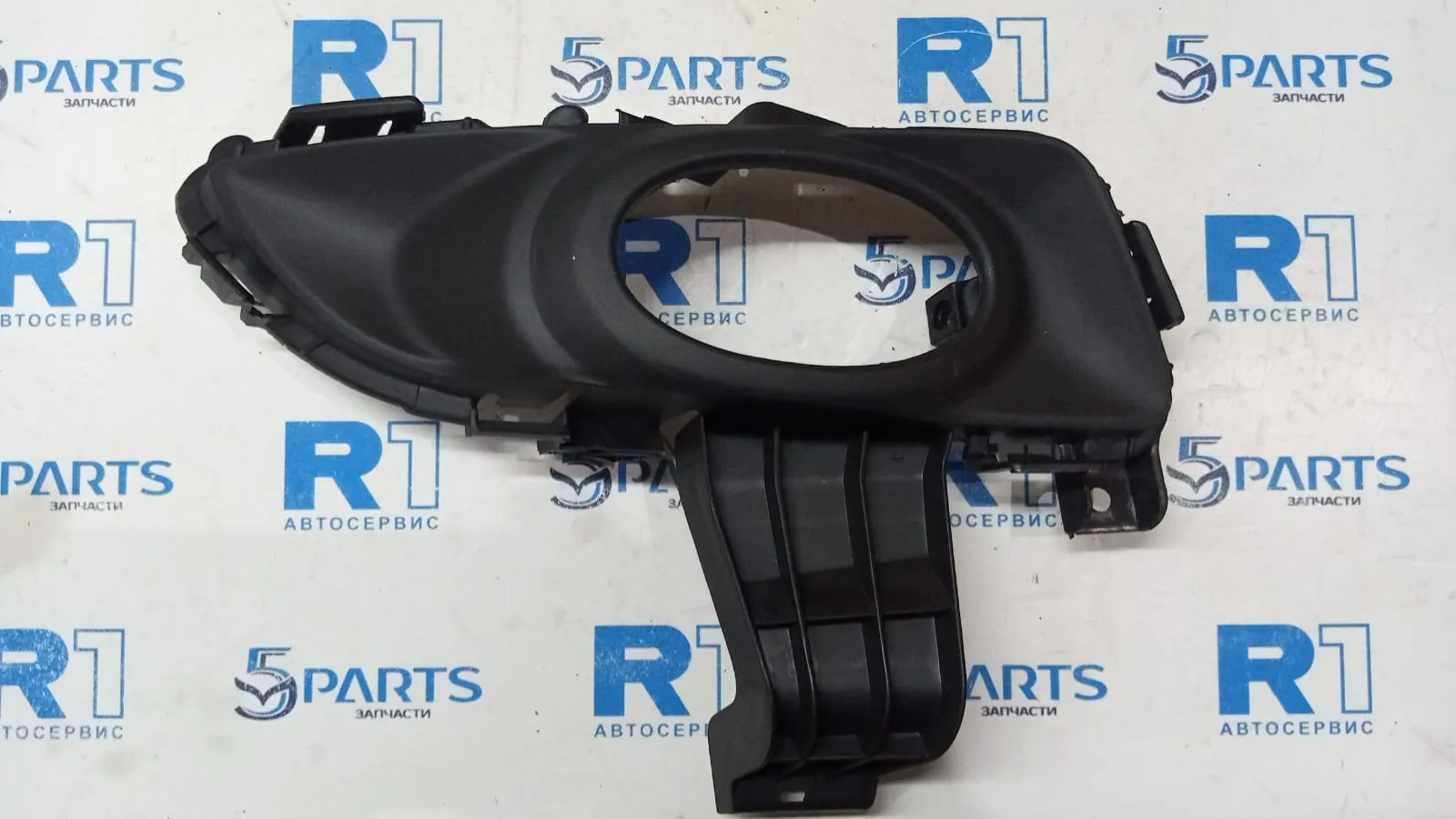 Рамка ПТФ правой M3 (BK) SDN 2003-2006