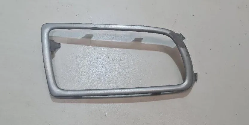 Окантовка ПТФ правой M6 (GG) 2005-2007