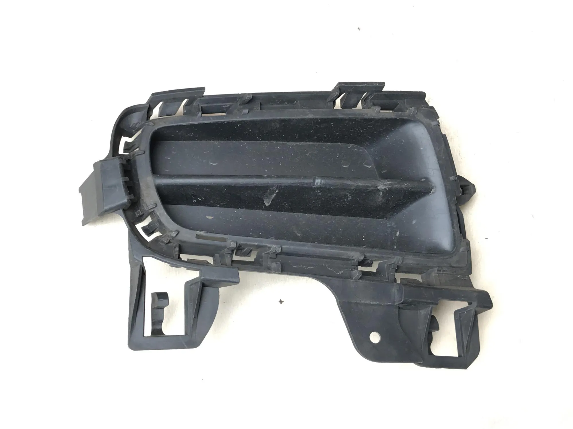 Заглушка ПТФ правой M6 (GG) 2005-2007