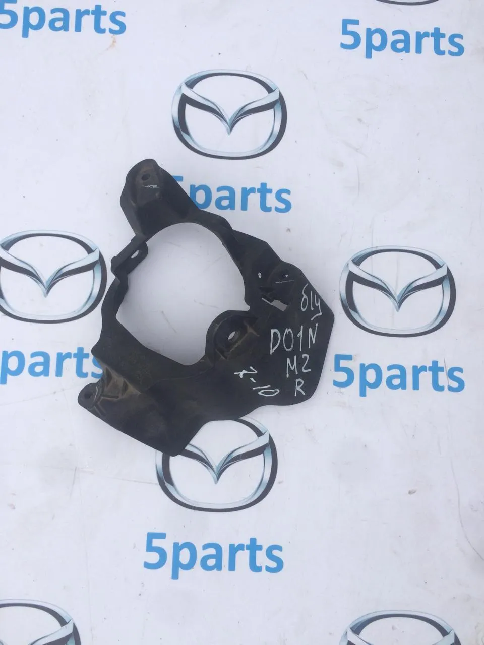 Кронштейн ПТФ правой M2 (DE) 2007-2010