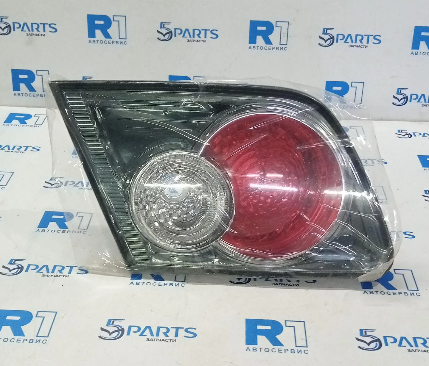 Фонарь внутренний левый M6 (GG) 2005-2007