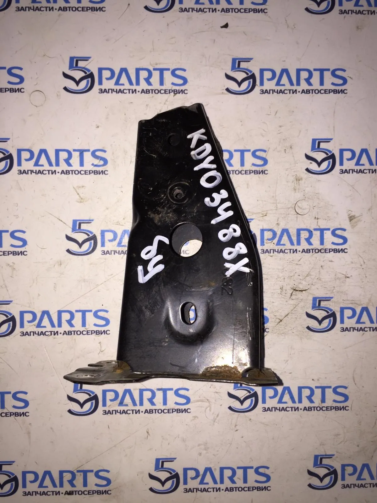 Кронштейн подрамника правый M3, M6, CX-5