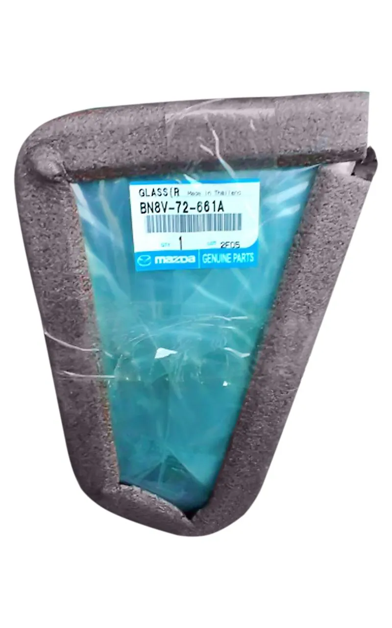 Стекло двери задней левой (форточка) M3 (BL) SDN 2009-2012