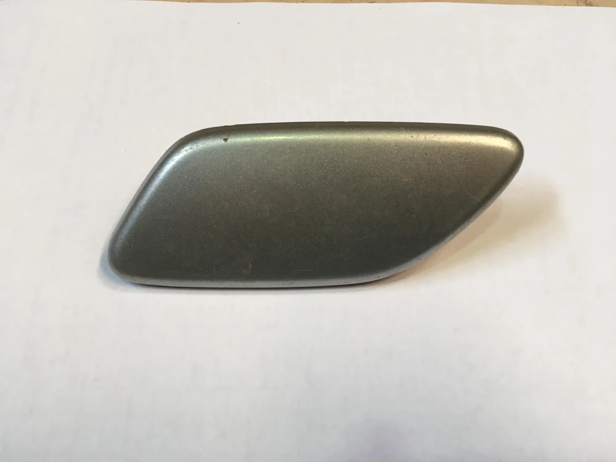 Крышка омывателя фар левого M3 (BK) SDN 2003-2006 SPORT