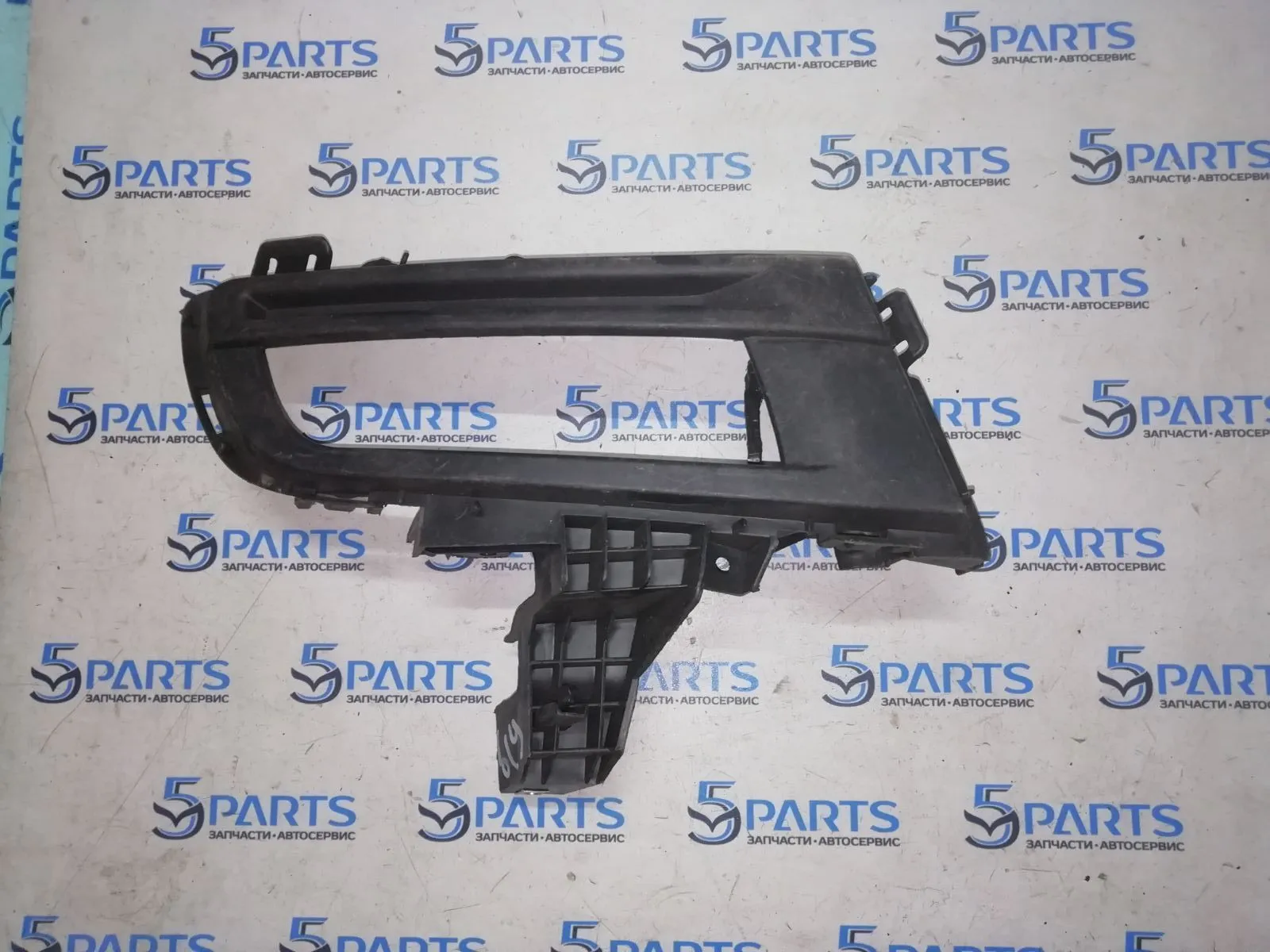 Рамка ПТФ левой M3 (BK) SDN 2006-2009 SPORT