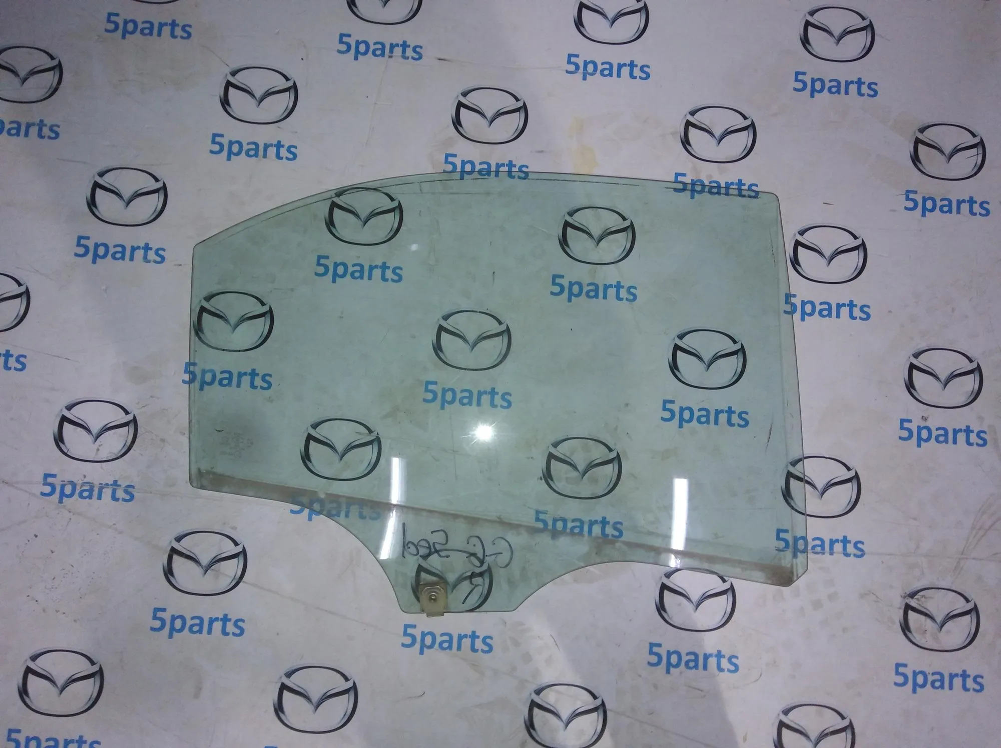 Стекло двери задней правой M6 (GG) SDN 2002-2007