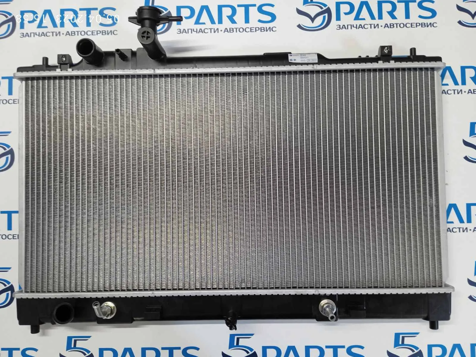 Радиатор охлаждения M6 (GG,GH) 2005-2012 АТ, МТ