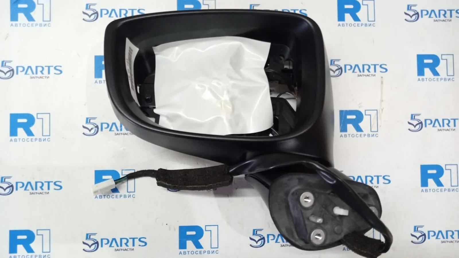 Зеркало левое  КОРПУС