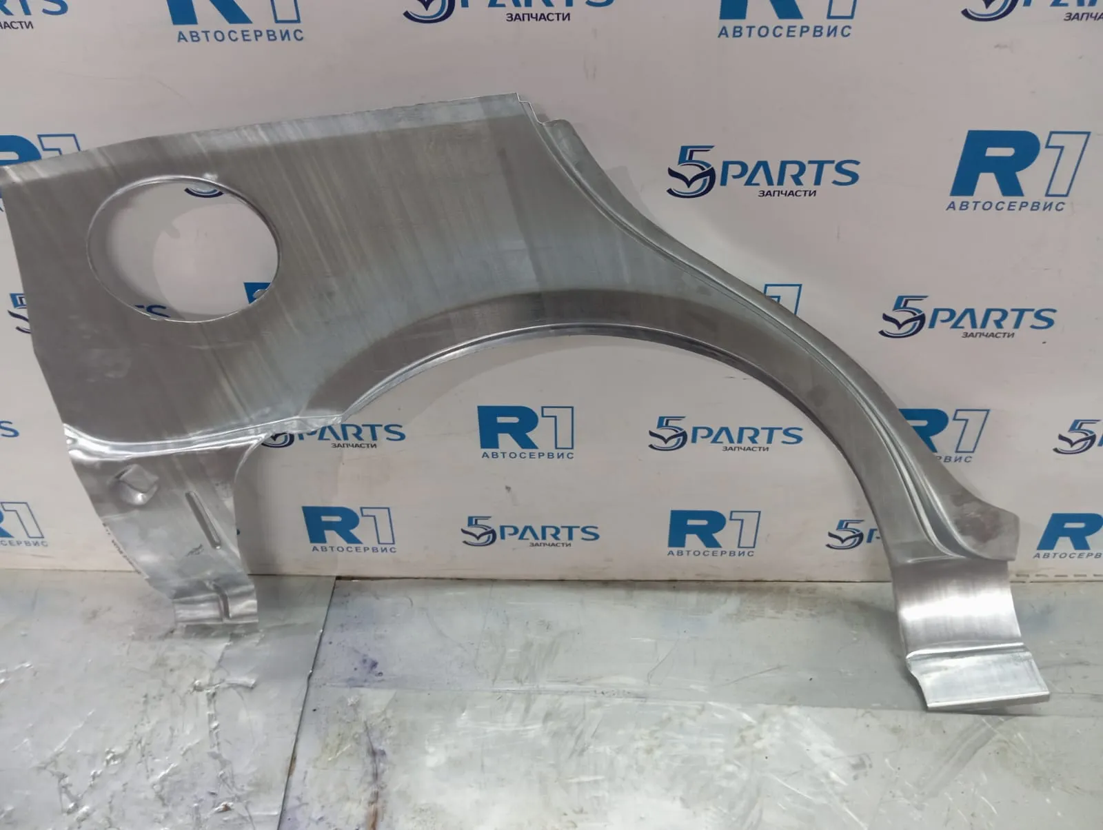 Арка крыла заднего левого наружняя M6 (GG) 2002-2007