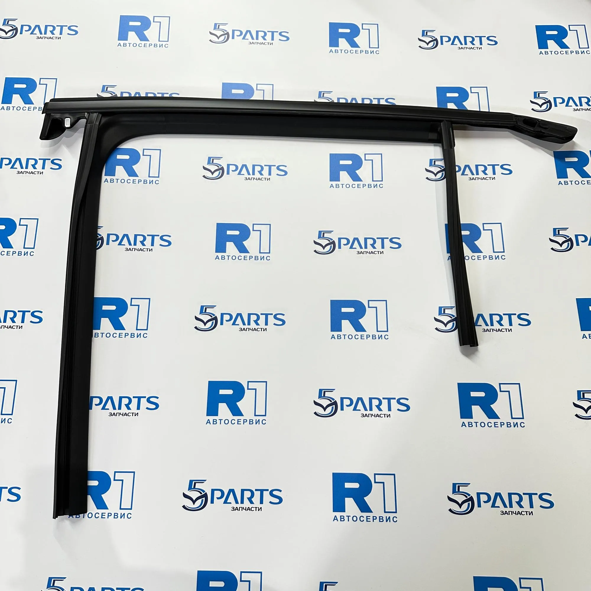 Направляющая стекла двери задней левой M3 (BP) 2018-2023