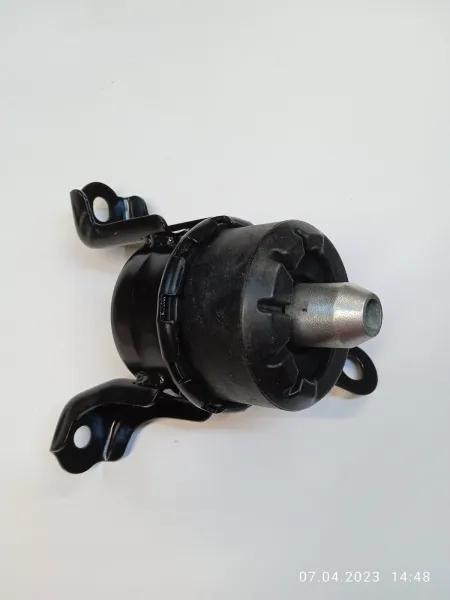 Опора двигателя правая M6 (GH) 2007-2012 купить в Москве