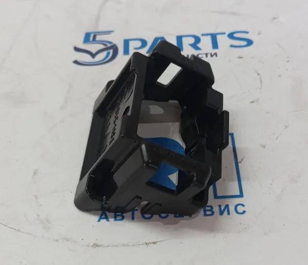 Кронштейн омывателя фар правый CX-5 (KF) 2017-2022 купить в Москве