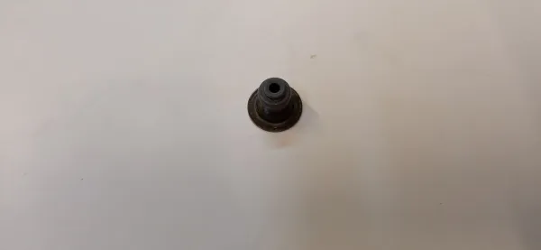 Колпачок маслосъемный выпускной 1,6 1,8 2,0 2,3 2,5 купить в Москве