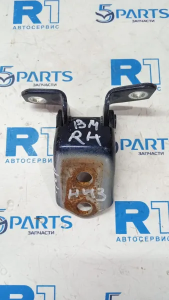 Петля двери передней правой нижняя  M2, M3, M6, CX-5 купить в Москве