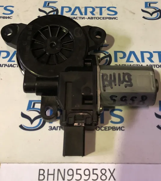 Мотор стеклоподьемника M3, CX5 купить в Москве