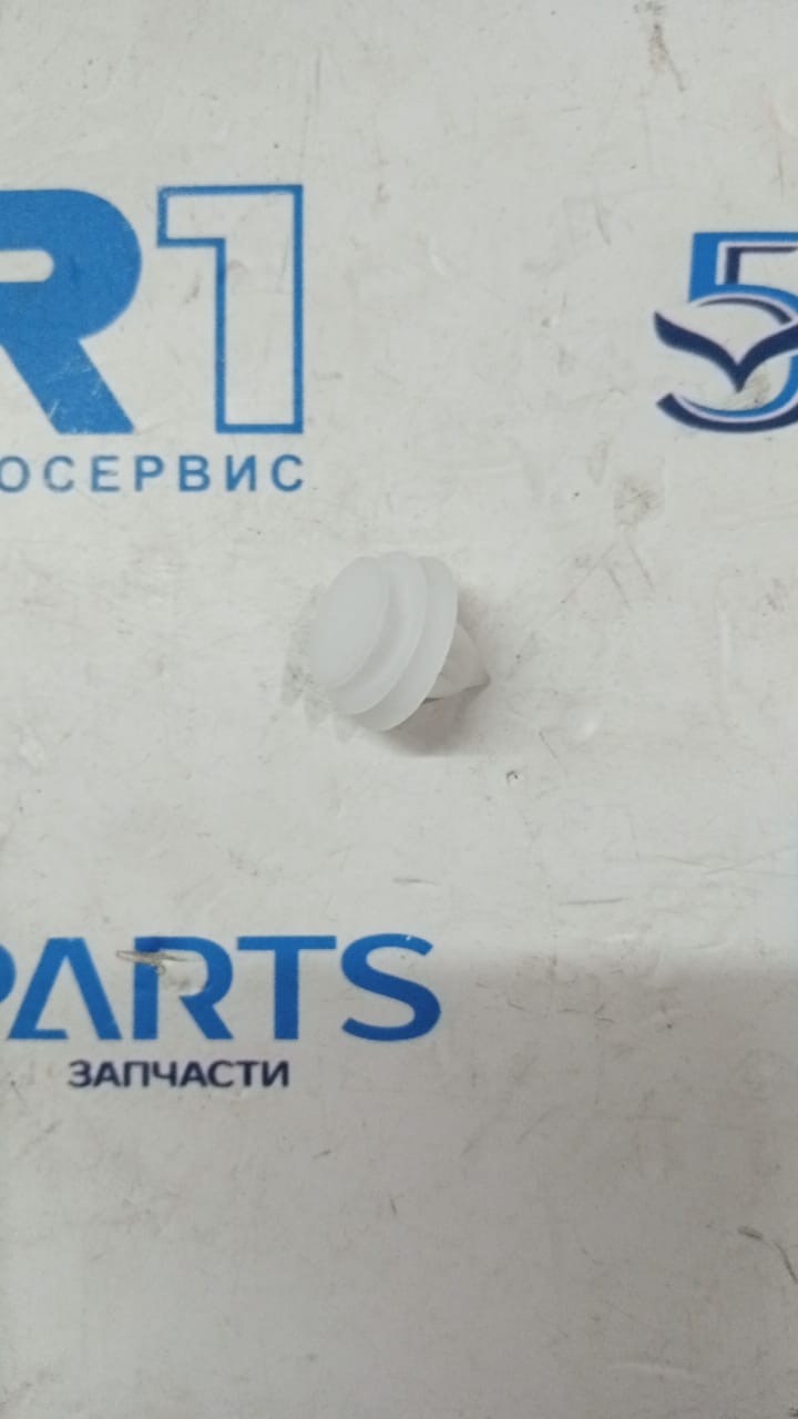 Пистон обшивки двери